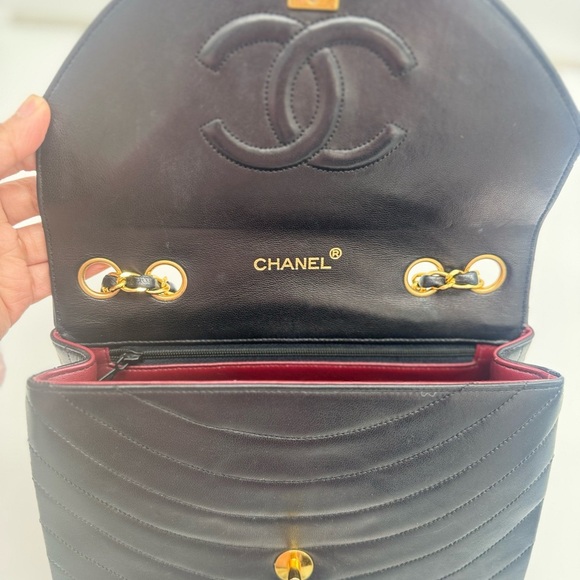 CHANEL  Diana Lambskin Quilted Small Single Flap Black + 🆓 ENTRUPY COA - Picture 11 of 17